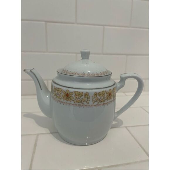 Small Vintage Teapot - Picture 1 of 6